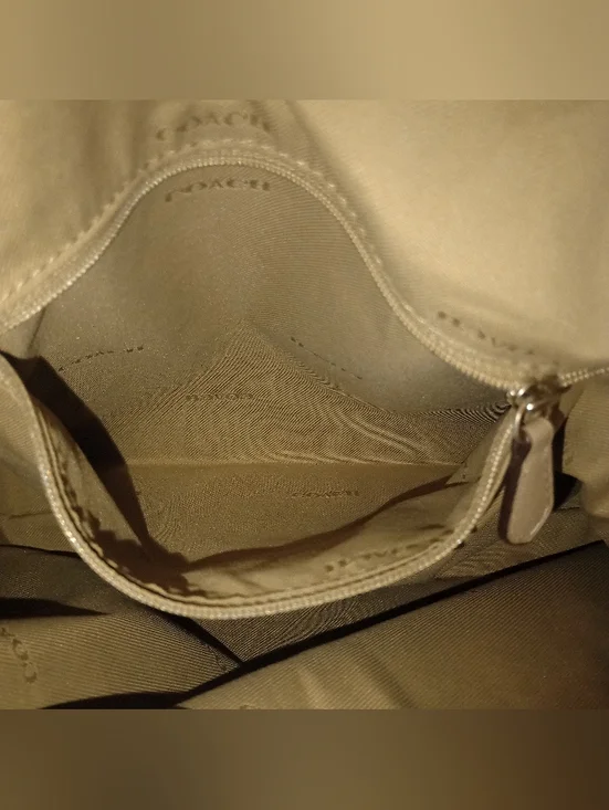 EUC Coach Edie Shoulder bag 31 With Tea Rose Tooling - Picture 10 of 12